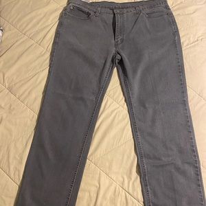 Levi’s 40x32 color gray in good condition